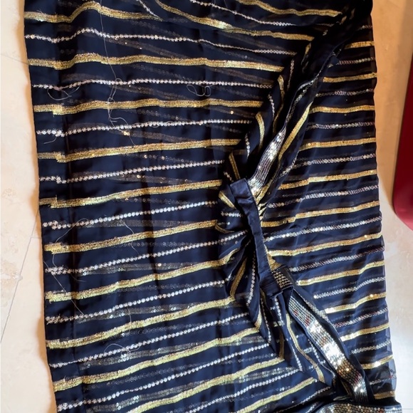 Ready to wear lehenga - Picture 3 of 3